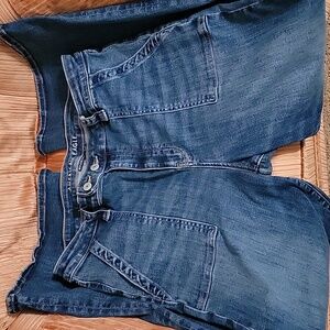 American Eagle women's size 16 short jeans